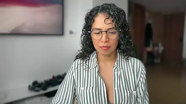 illaroom online show from February 2026 07:52:02 PM