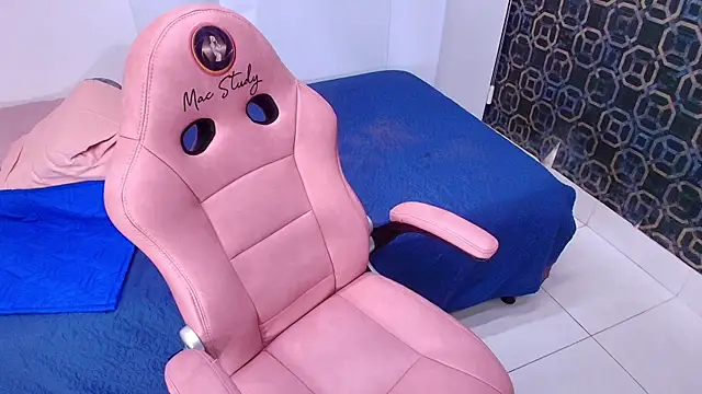 Snapshot of sarakaisy chatting on January 2025 12:00:01 PM sarakaisy online show from January 2025 12:00:01 PM