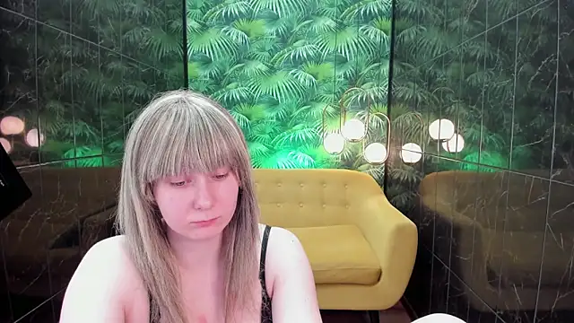 Snapshot of AlanaDreamy chatting on January 2025 06:49:02 AM AlanaDreamy online show from January 2025 06:49:02 AM