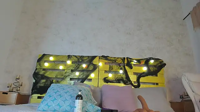 cristinapuerta  online show from October 2025 11:33:02 AM