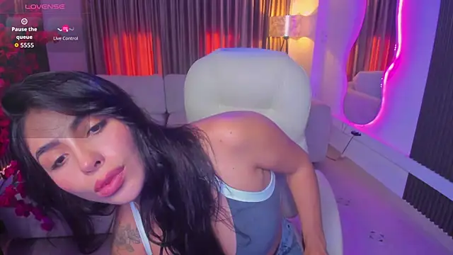 Sarah Stone  online show from April 2026 08:12:02 PM