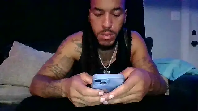 Snapshot of BigWayneBabyXXX chatting on October 2025 03:29:02 AM BigWayneBabyXXX online show from October 2025 03:29:02 AM