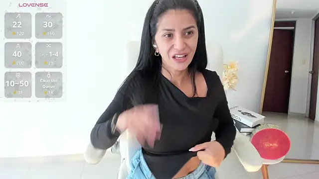 renata t  online show from April 2026 04:54:01 PM