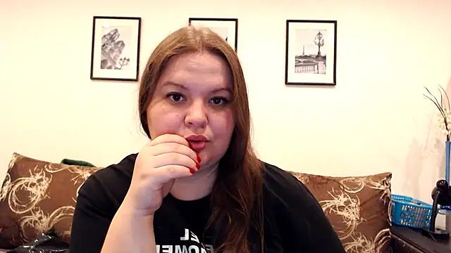 KateLuno online show from November 2025 06:51:02 PM