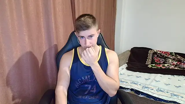 Todhorny9873 online show from December 2024 05:47:01 AM