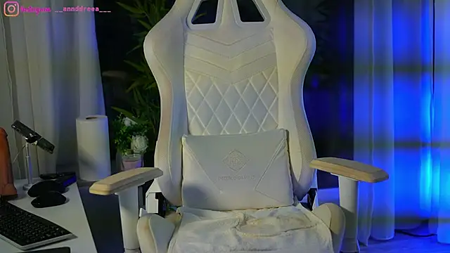 Snapshot of perfectt33n chatting on December 2024 11:44:01 AM perfectt33n online show from December 2024 11:44:01 AM
