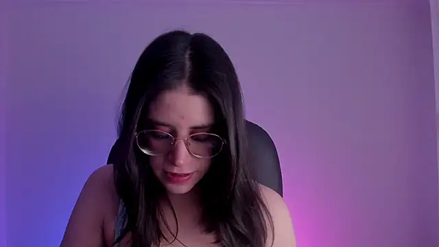 HazelKush online show from November 2025 09:37:02 PM