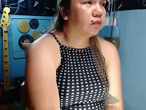 ambersmile online show from April 2026 09:12:02 PM