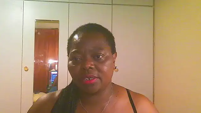 Snapshot of MatureBoobsDiva chatting on February 2025 08:09:02 PM MatureBoobsDiva online show from February 2025 08:09:02 PM