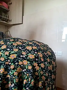 Snapshot of _lady_red_ chatting on January 2025 06:45:02 AM lady red online show from January 2025 06:45:02 AM