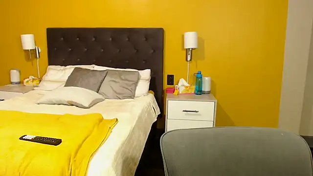 Snapshot of zandile chatting on March 2026 07:52:01 PM zandile online show from March 2026 07:52:01 PM