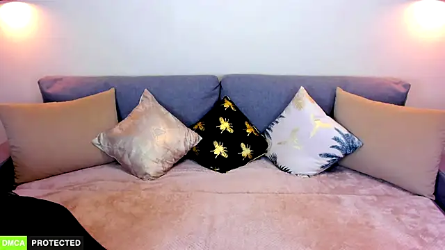 TheWoman   online show from March 2025 07:10:02 PM