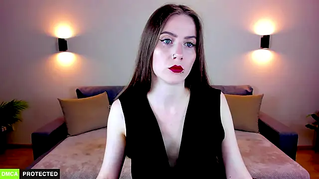 TheWoman   online show from September 2025 06:44:01 PM