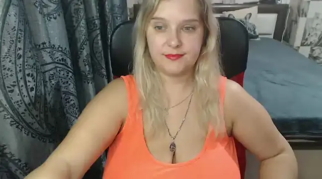 Snapshot of Boolochka chatting on December 2024 08:18:02 PM Boolochka online show from December 2024 08:18:02 PM