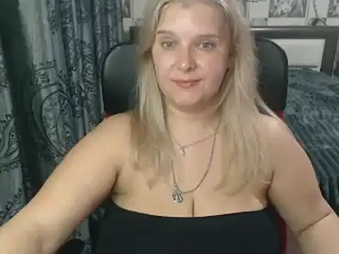 Snapshot of Boolochka chatting on March 2025 08:21:01 PM Boolochka online show from March 2025 08:21:01 PM