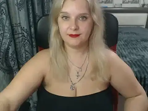Snapshot of Boolochka chatting on March 2025 06:45:01 PM Boolochka online show from March 2025 06:45:01 PM
