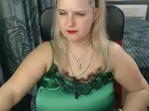 Snapshot of Boolochka chatting on March 2025 07:28:02 PM Boolochka online show from March 2025 07:28:02 PM