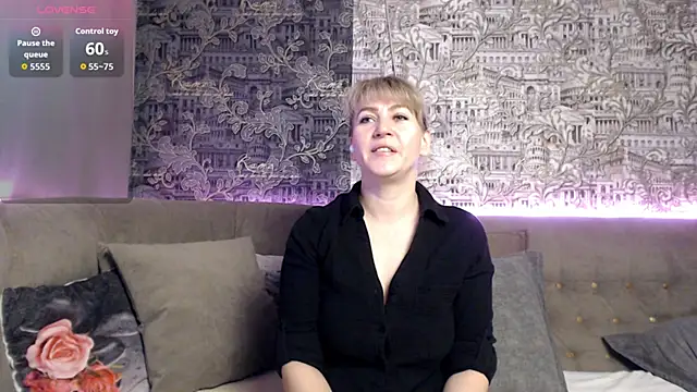 mandy foxxx online show from October 2025 11:21:02 AM