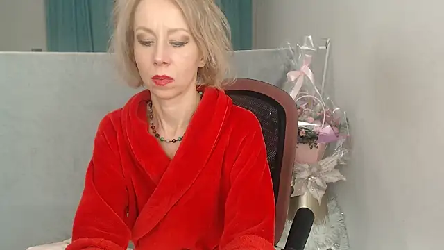 Snapshot of LuxuryNika chatting on February 2026 08:14:02 PM LuxuryNika online show from February 2026 08:14:02 PM