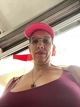 Snapshot of Gatitacarlita chatting on January 2025 03:58:01 PM Gatitacarlita online show from January 2025 03:58:01 PM