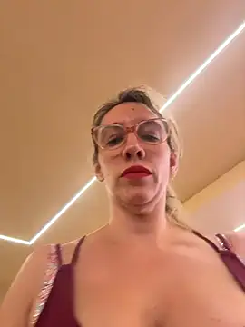 Snapshot of Gatitacarlita chatting on November 2025 04:29:02 PM Gatitacarlita online show from November 2025 04:29:02 PM