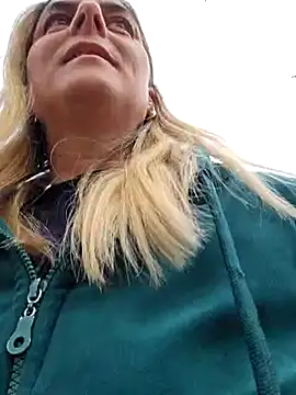 IsabelleCraft online show from March 2025 01:41:01 PM