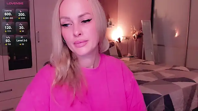 Libby Nora online show from October 2025 03:32:01 PM