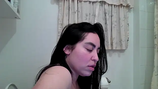Snapshot of WetFlower69 chatting on June 2026 01:49:01 AM WetFlower69 online show from June 2026 01:49:01 AM