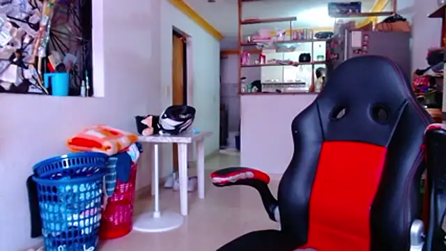 Snapshot of Lion_Grrr chatting on November 2025 02:37:02 PM Lion Grrr online show from November 2025 02:37:02 PM