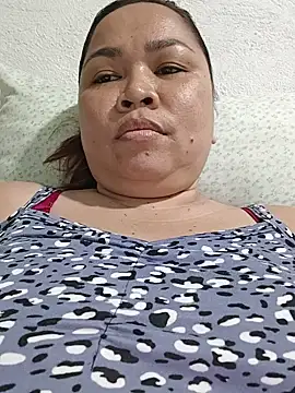 Snapshot of XXLorie_02 chatting on June 2026 01:28:01 AM XXLorie 02 online show from June 2026 01:28:01 AM