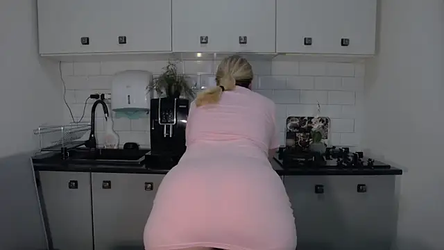 erikaerika online show from September 2025 06:45:02 AM