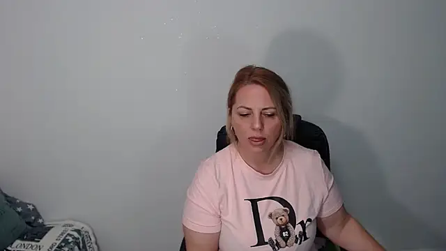 erikaerika online show from October 2025 09:26:01 AM