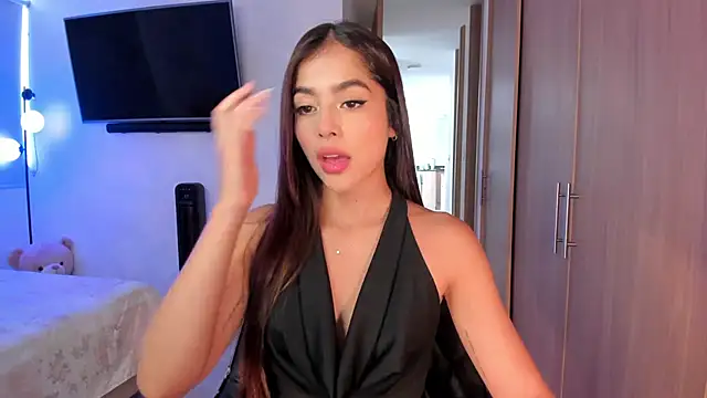 AmyDavis  online show from April 2026 08:18:01 PM