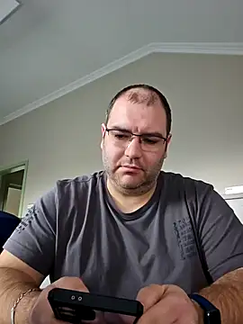 Snapshot of Andrew1900529 chatting on December 2024 01:17:01 PM Andrew1900529 online show from December 2024 01:17:01 PM