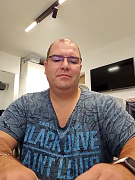 Snapshot of Andrew1900529 chatting on October 2025 07:20:01 PM Andrew1900529 online show from October 2025 07:20:01 PM