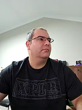 Snapshot of Andrew1900529 chatting on November 2025 05:31:02 AM Andrew1900529 online show from November 2025 05:31:02 AM