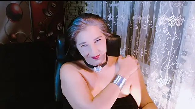 Snapshot of Veraluz chatting on October 2025 06:06:02 PM Veraluz online show from October 2025 06:06:02 PM