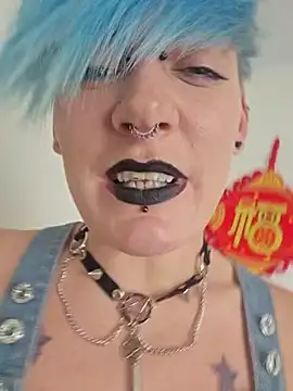 Snapshot of PinkTheHawk chatting on December 2024 09:26:01 PM PinkTheHawk online show from December 2024 09:26:01 PM