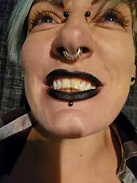 Snapshot of PinkTheHawk chatting on December 2024 10:58:02 AM PinkTheHawk online show from December 2024 10:58:02 AM