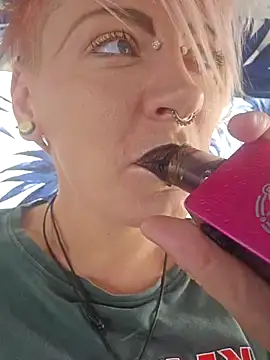 Snapshot of PinkTheHawk chatting on January 2025 10:22:01 PM PinkTheHawk online show from January 2025 10:22:01 PM