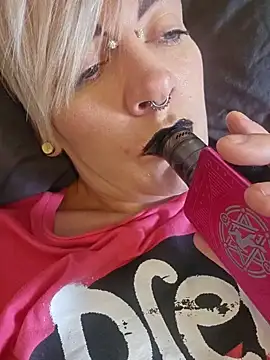 Snapshot of PinkTheHawk chatting on January 2025 10:18:01 PM PinkTheHawk online show from January 2025 10:18:01 PM