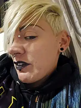 Snapshot of PinkTheHawk chatting on March 2025 08:59:01 AM PinkTheHawk online show from March 2025 08:59:01 AM