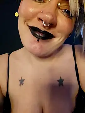 Snapshot of PinkTheHawk chatting on September 2025 09:09:01 AM PinkTheHawk online show from September 2025 09:09:01 AM