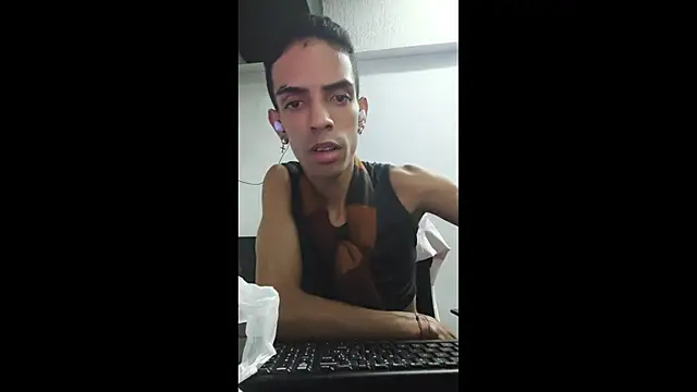 Snapshot of Phillip_Smith chatting on October 2025 12:05:02 AM Phillip Smith online show from October 2025 12:05:02 AM