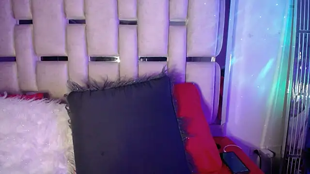 chelaqueen  online show from March 2025 02:05:01 AM