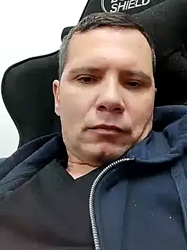 Snapshot of Lucy_1_roso chatting on December 2024 09:33:01 AM Lucy 1 roso online show from December 2024 09:33:01 AM