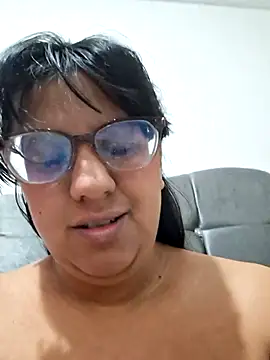 Snapshot of ZaidaWet chatting on June 2026 12:11:01 PM ZaidaWet online show from June 2026 12:11:01 PM