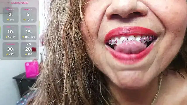 matureluna online show from March 2026 04:56:02 PM