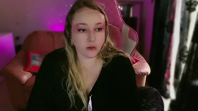 kisicaxx online show from February 2025 02:26:01 PM