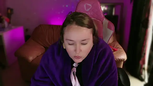 kisicaxx online show from February 2025 01:11:02 PM